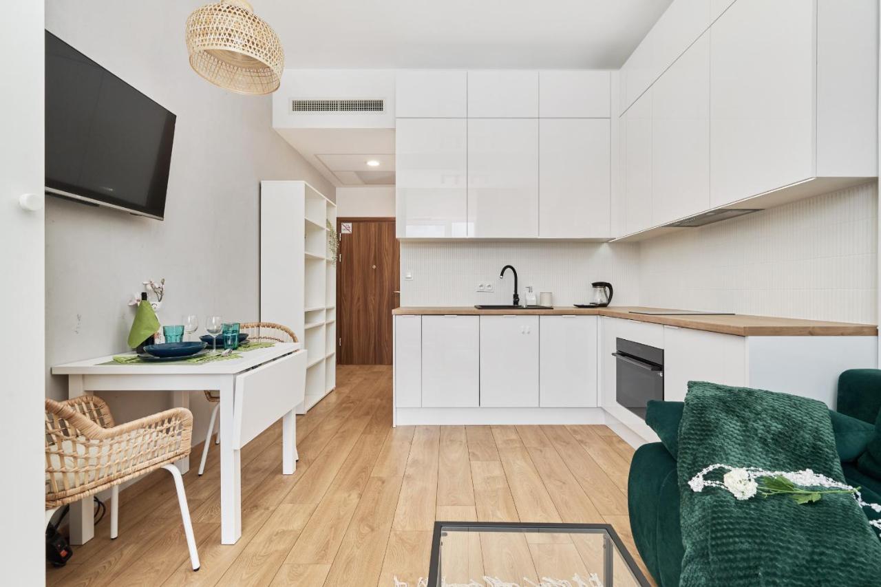 Apartment By The Oder River Wroclaw By Noclegi Renters Exterior photo