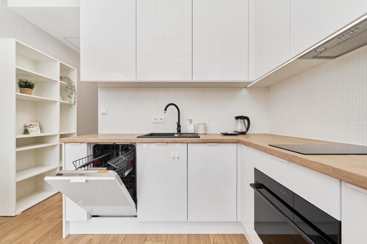 Apartment By The Oder River Wroclaw By Noclegi Renters Exterior photo