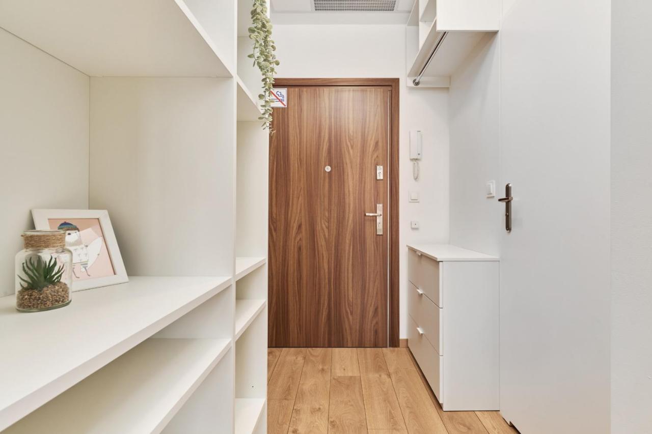 Apartment By The Oder River Wroclaw By Noclegi Renters Exterior photo